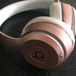 Rose Gold Beats Solo3